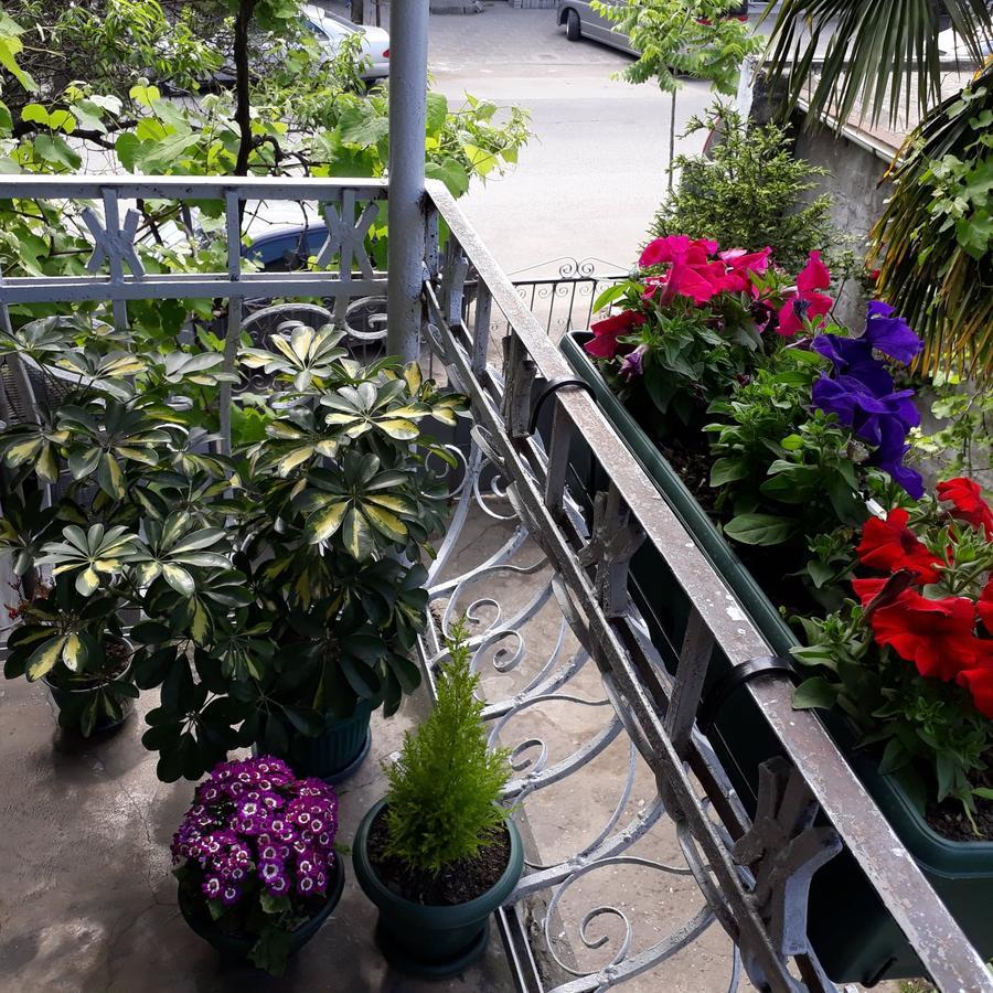 Homestay Izolda Batumi Exterior photo