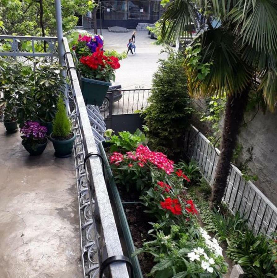Homestay Izolda Batumi Exterior photo